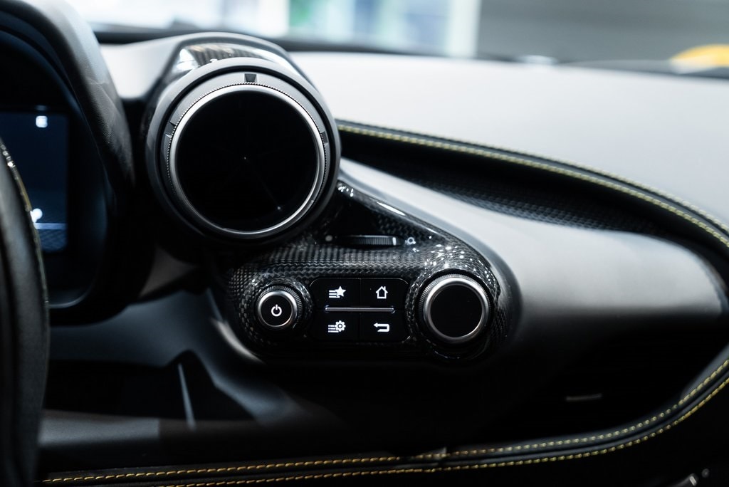 2022 FERRARI F8 - Image 33