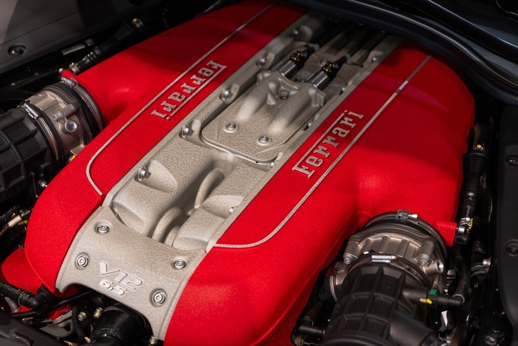 2022 FERRARI 812 - Image 19