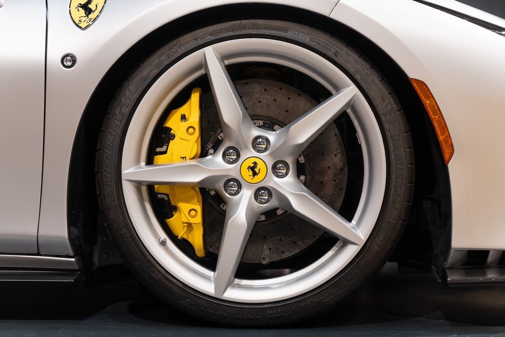 2022 FERRARI F8 - Image 16