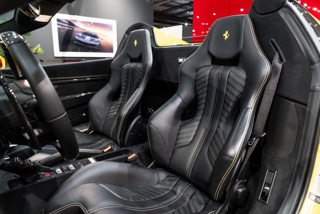 2015 FERRARI 458 - Image 4