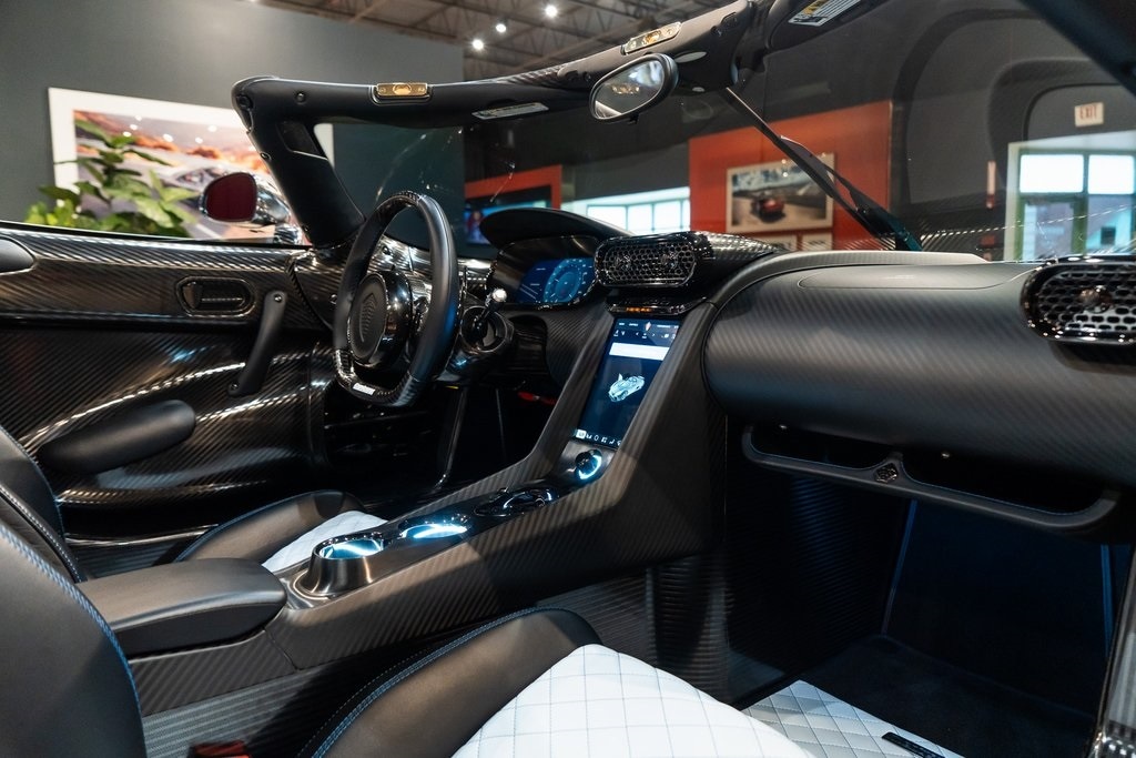 2021 KOENIGSEGG REGERA - Image 30