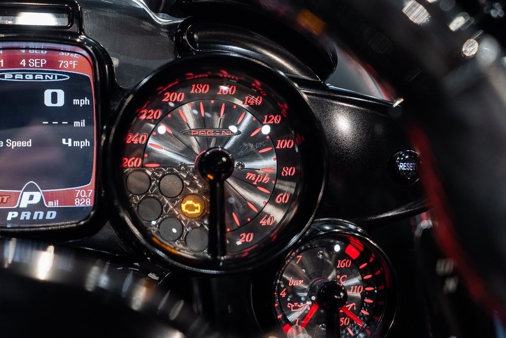 2017 PAGANI HUAYRA - Image 24