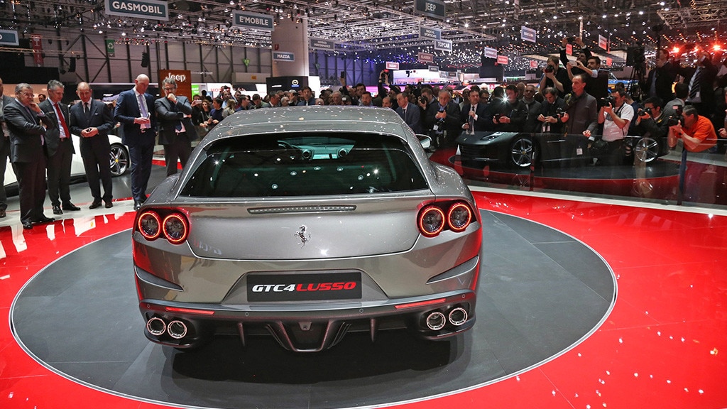 Ferrari-GTC4Lusso-unveil-ginevra-5-1280x0_VPXOJ0.jpg