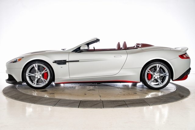 Used 2018 Aston Martin Vanquish Base with VIN SCFPMCLZ0JGK03995 for sale in Plainview, NY