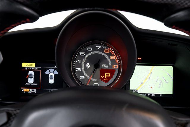 2017 Ferrari 488 GTB Base - Photo 32