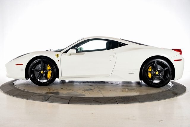 2014 Ferrari 458 Italia Base photo 3