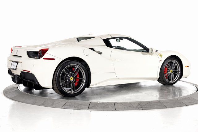 2017 Ferrari 488 GTB Base - Photo 2