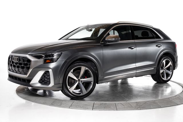 2024 Audi SQ8 Prestige's photo