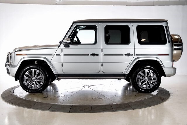 2025 Mercedes Benz G 550 photo 2