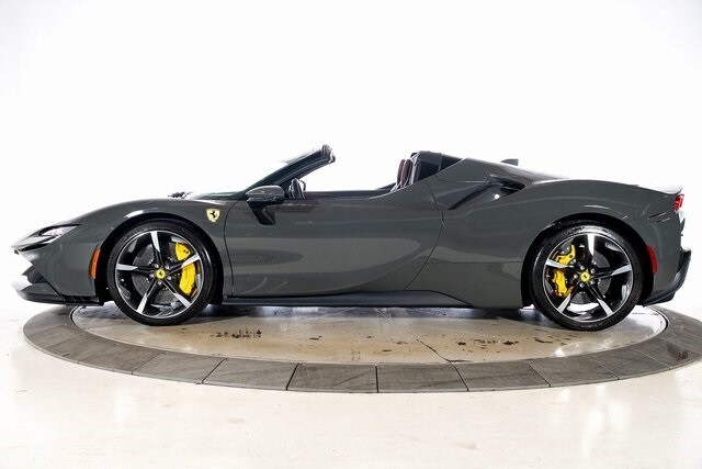 2025 Ferrari SF90 Spider photo 3
