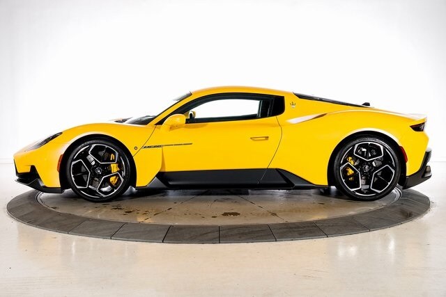 2023 Maserati MC20 Base photo 2