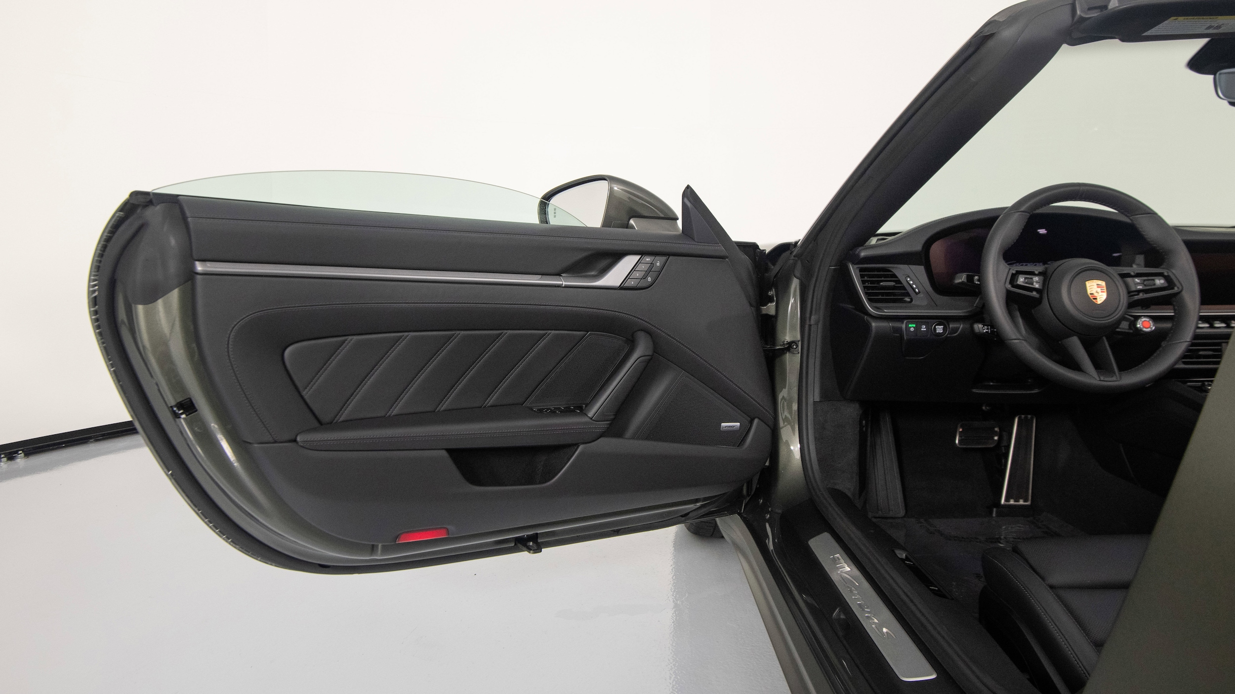 2026 Porsche 911 S - Photo 16