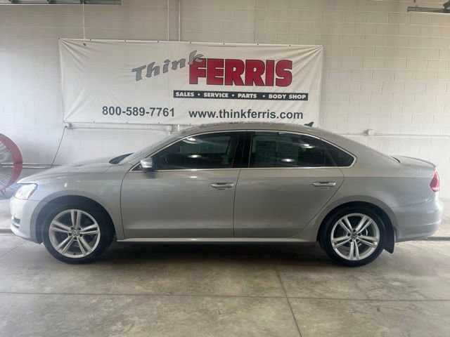 2014 Volkswagen Passat SE photo 2
