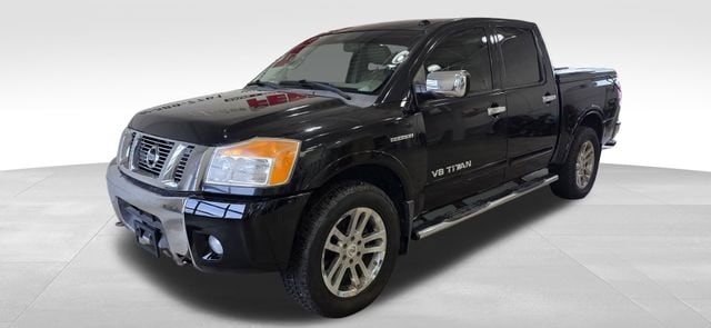2012 Nissan Titan SL's photo