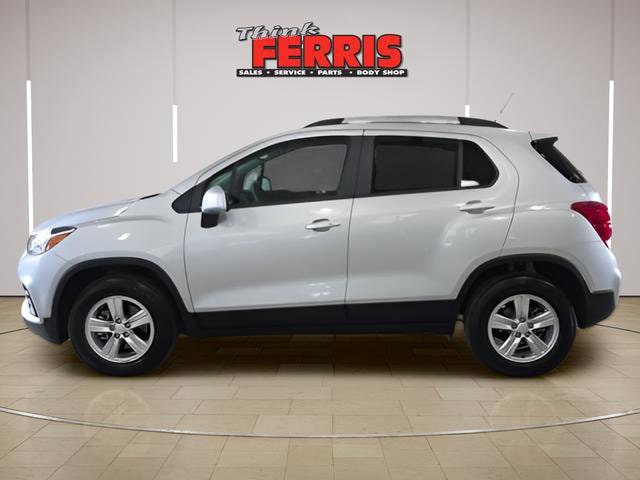 Used 2022 Chevrolet Trax LT with VIN KL7CJPSM8NB561168 for sale in New Philadelphia, OH