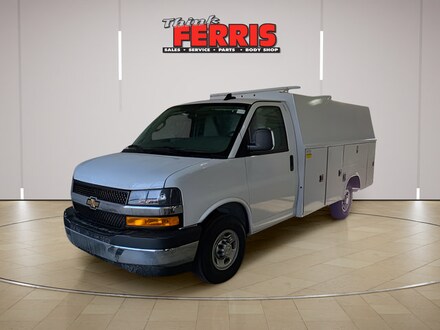 2026 Chevrolet Express Cutaway 3500 1WT Cutaway Van