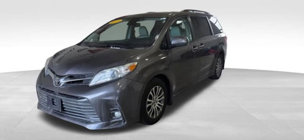 Used 2018 Toyota Sienna XLE Auto Access Seat