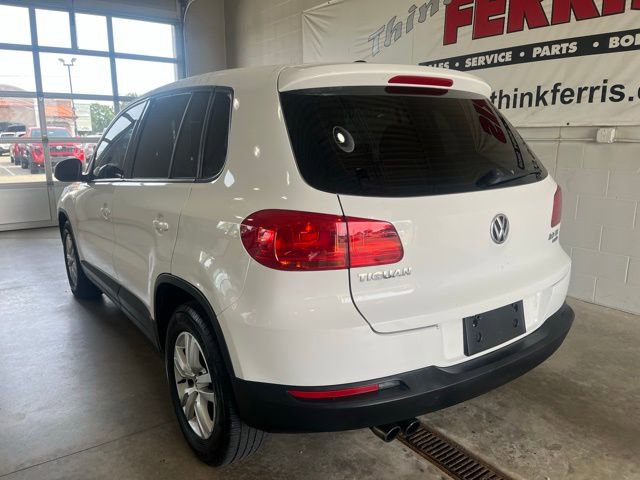 2012 Volkswagen Tiguan S photo 2
