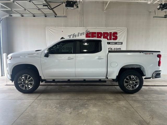 Used 2021 Chevrolet Silverado 1500 LT with VIN 1GCUYDED4MZ114517 for sale in New Philadelphia, OH