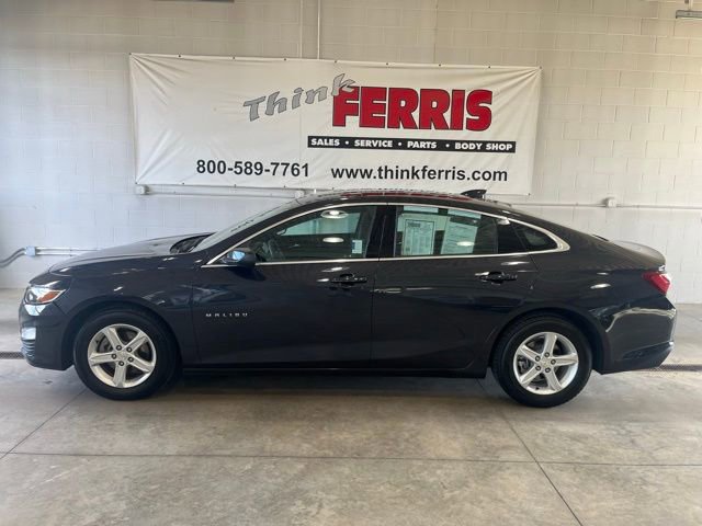 2022 Chevrolet Malibu 1LT photo 2