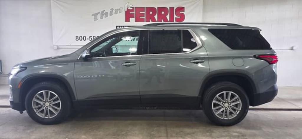 Used 2023 Chevrolet Traverse LT Cloth SUV