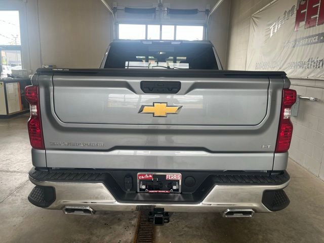 2025 Chevrolet Silverado 1500 LT photo 4