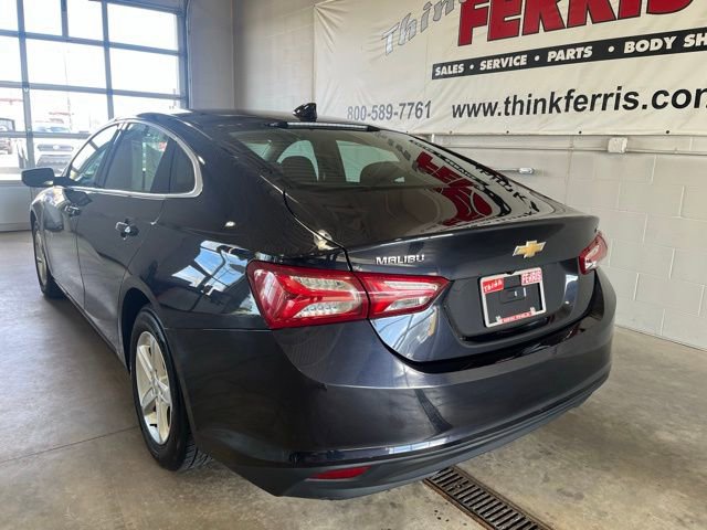 2022 Chevrolet Malibu 1LT photo 3