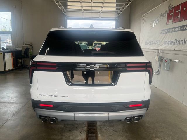 2026 Chevrolet Traverse photo 3