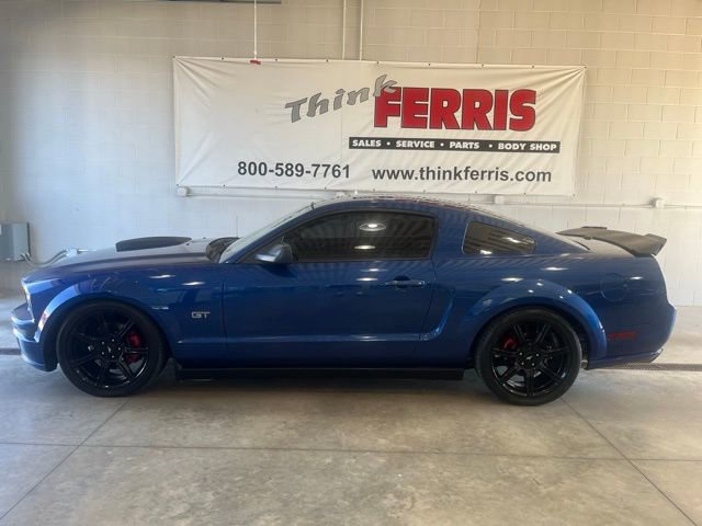 2009 Ford Mustang GT photo 2