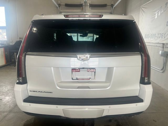 2016 Cadillac Escalade Premium photo 4