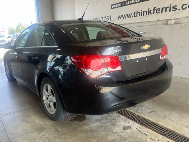 2012 Chevrolet Cruze photo 2