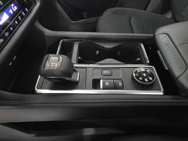 2025 Nissan Pathfinder SV - Photo 21
