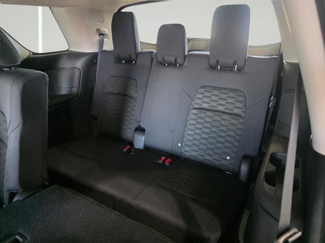2025 Nissan Pathfinder SV - Photo 30