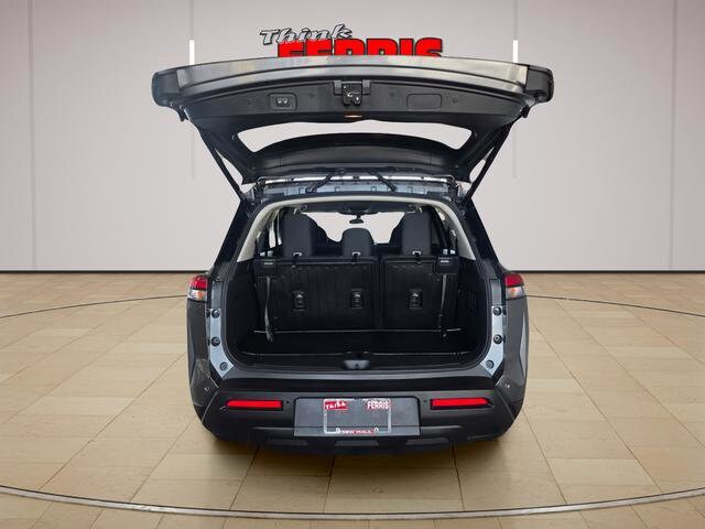 2025 Nissan Pathfinder SV - Photo 9