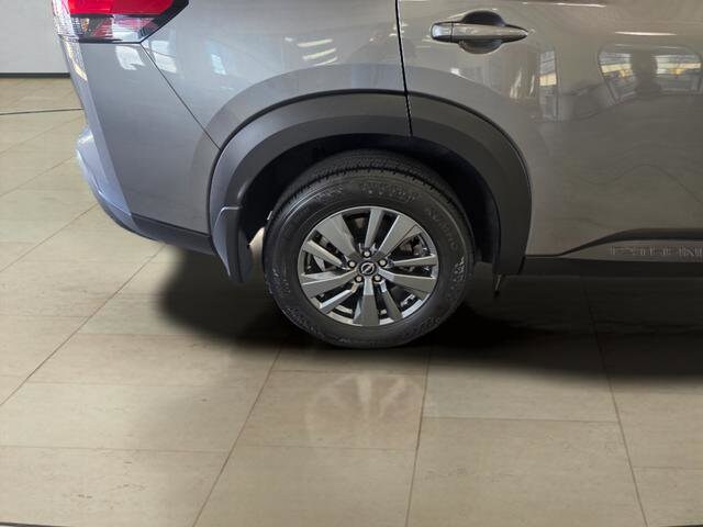 2025 Nissan Pathfinder SV - Photo 31