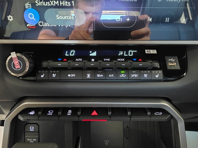 2026 Toyota Tundra Platinum - Photo 21