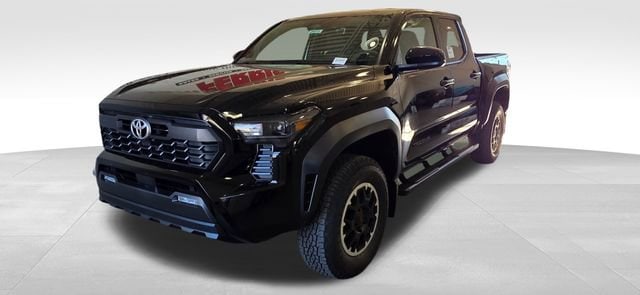 2025 Toyota Tacoma SR5's photo