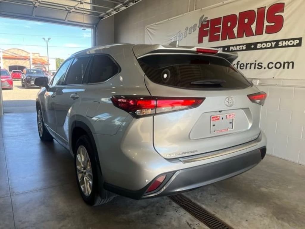 Used 2023 Toyota Highlander Limited SUV