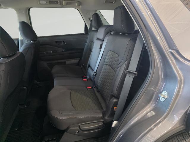 2025 Nissan Pathfinder SV - Photo 25