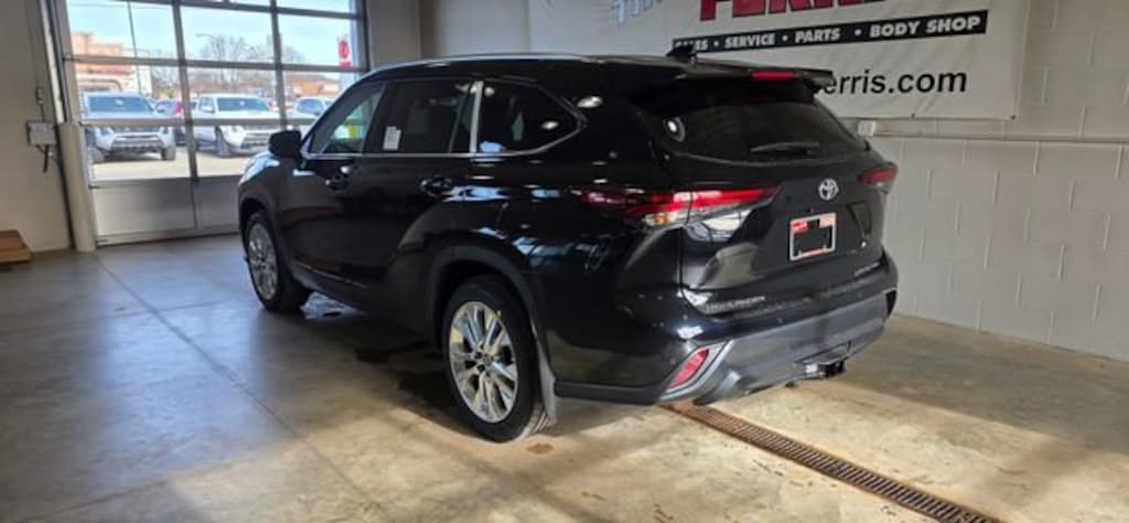 New 2026 Toyota Highlander Limited LIMITED AWD