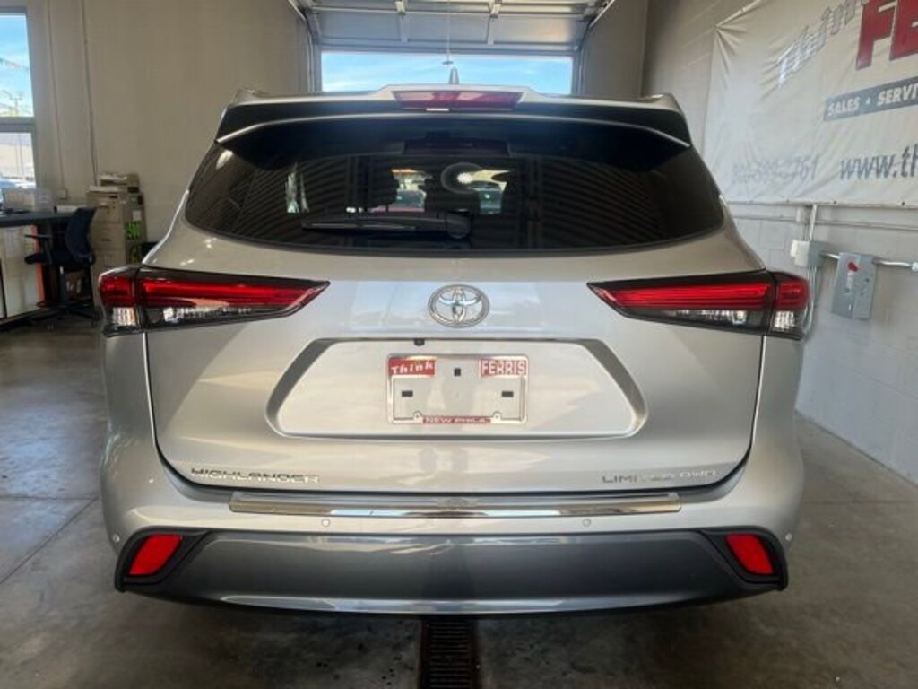 Used 2023 Toyota Highlander Limited SUV