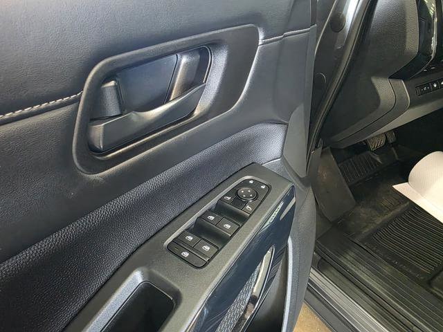 2025 Nissan Pathfinder SV - Photo 11