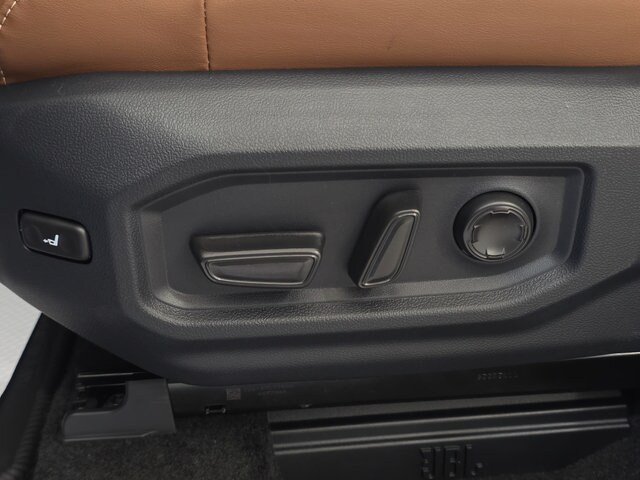 2026 Toyota Tundra 1794 Edition - Photo 13