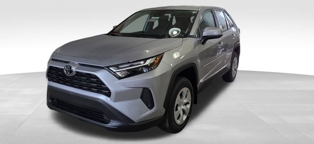 2025 Toyota RAV4 LE's photo