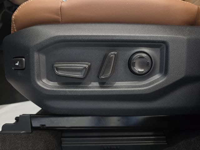 2026 Toyota Tundra 1794 Edition - Photo 13