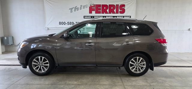 Used 2015 Nissan Pathfinder SV with VIN 5N1AR2MMXFC689745 for sale in New Philadelphia, OH