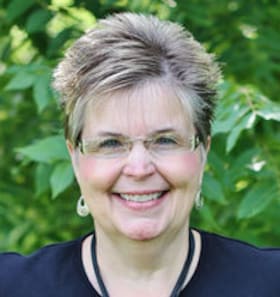 Staff member Cindy Rippey from ID_4c8dd2