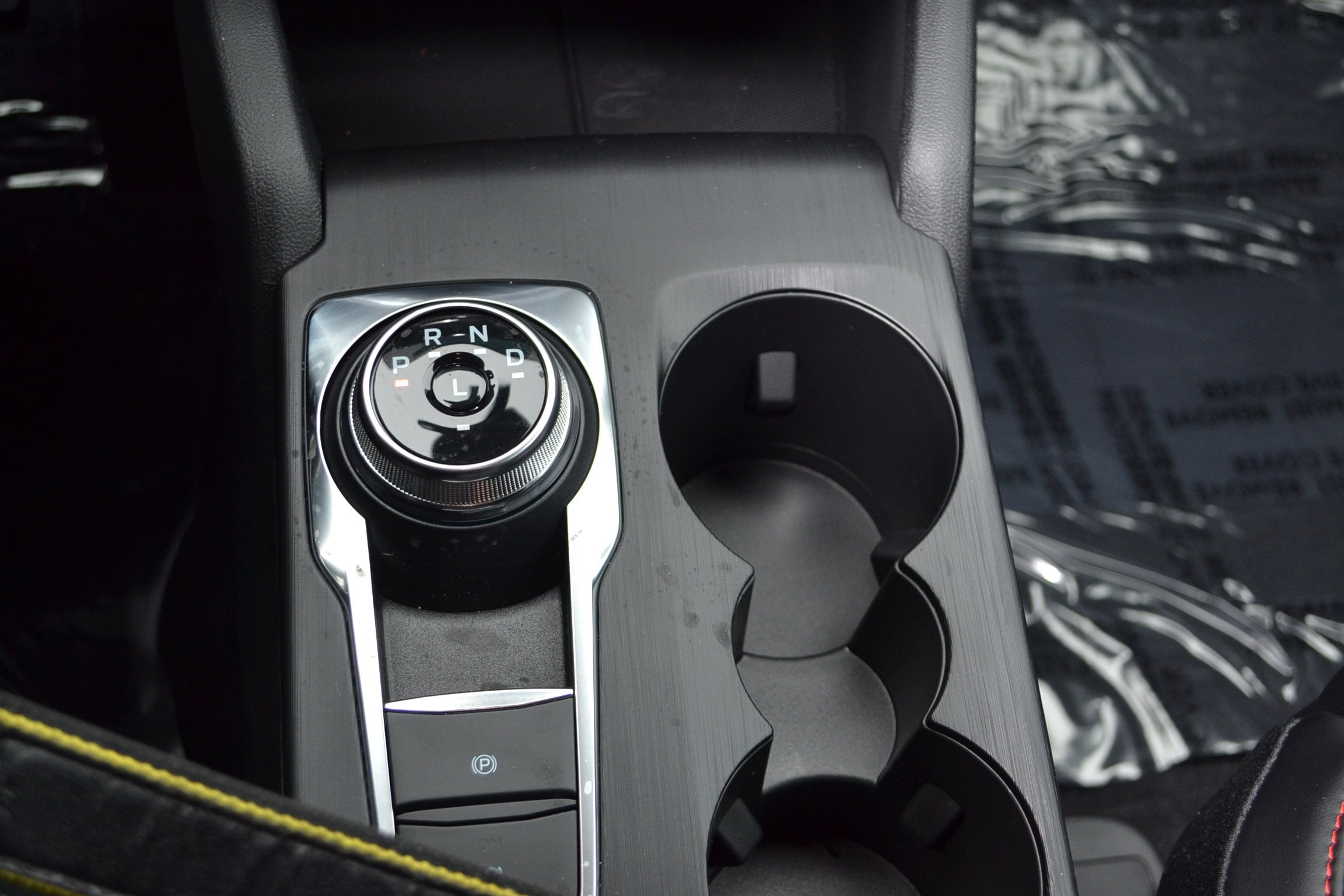 2026 Ford Escape ST-Line - Photo 17