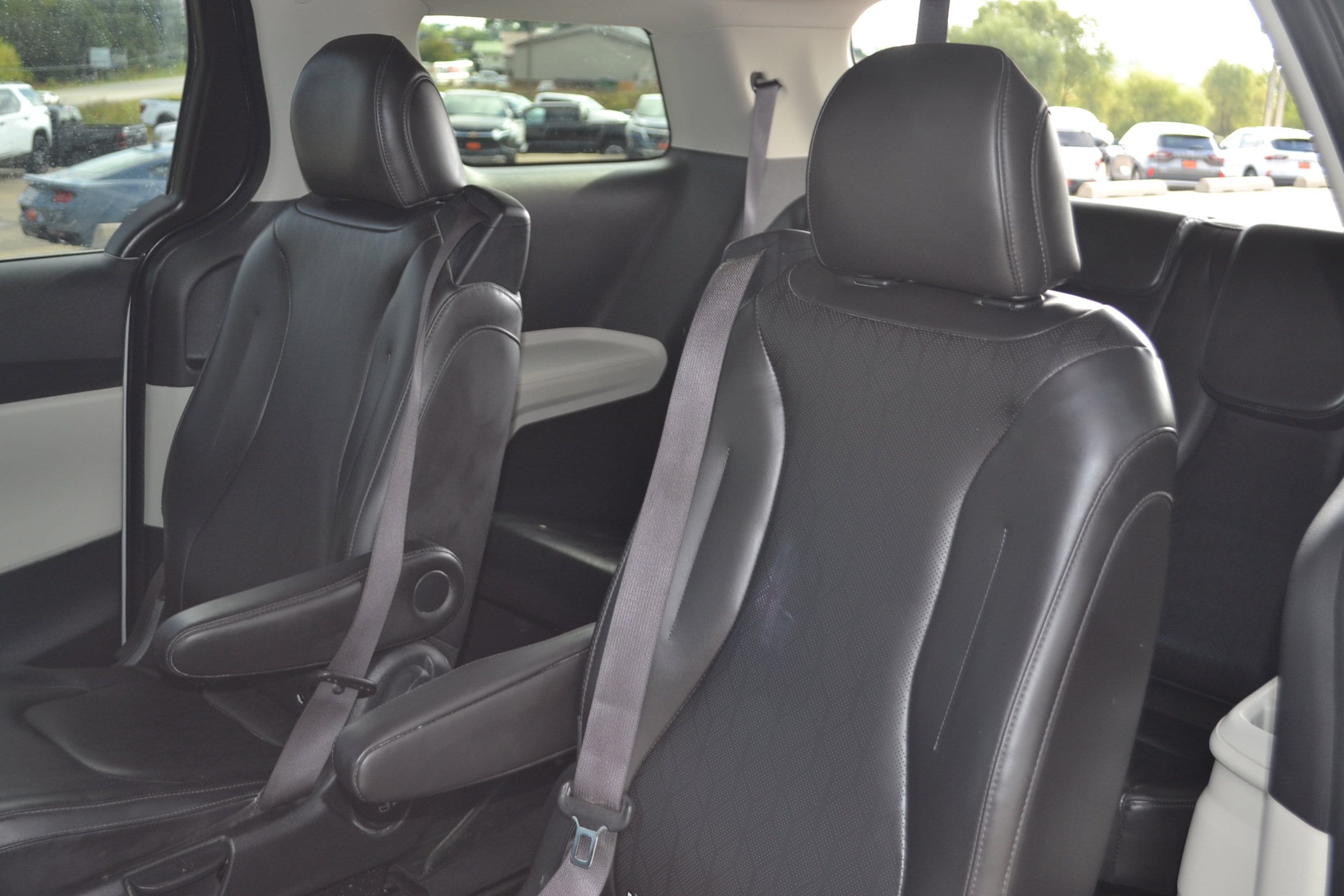 2022 Kia Carnival LX Seat Pkg - Photo 6