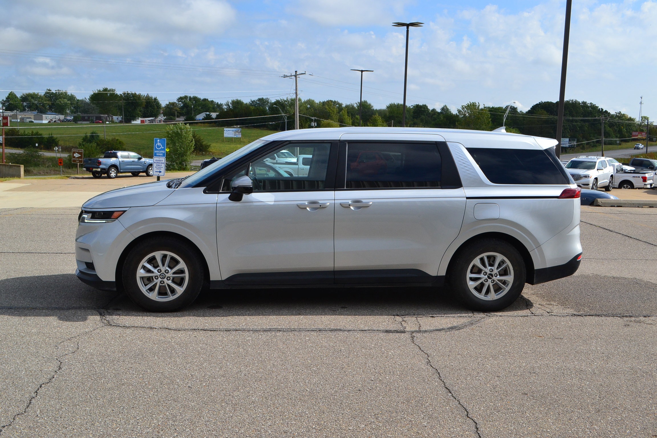 2022 Kia Carnival LX Seat Pkg - Photo 9